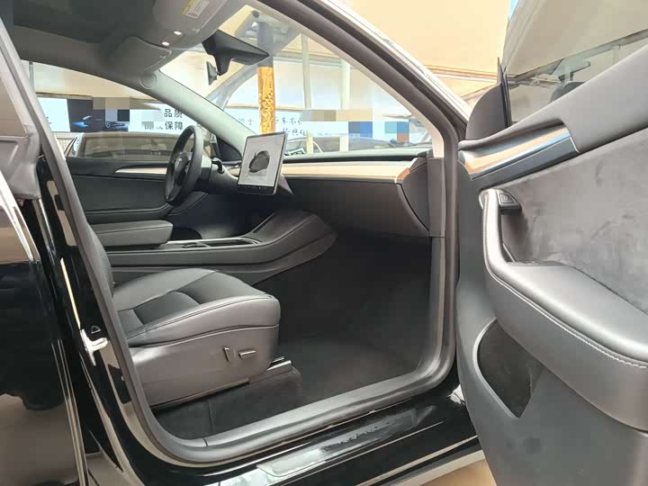 Фото 8 - Tesla Model Y