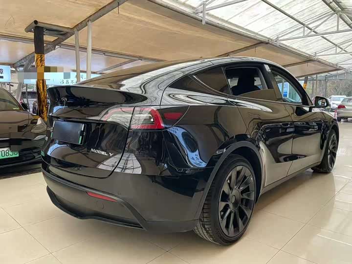 Фото 9 - Tesla Model Y