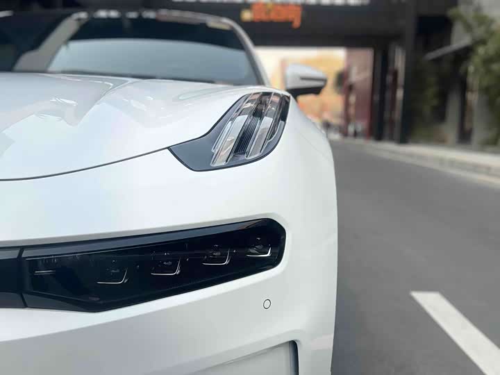 Фото 4 - Zeekr 001