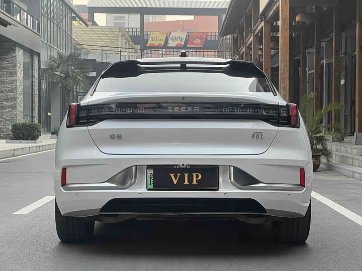 Фото 5 - Zeekr 001