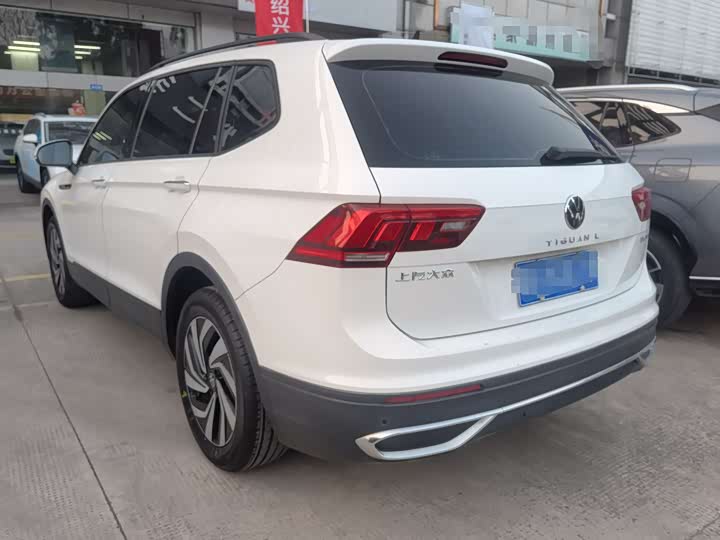 Фото 6 - Volkswagen Tiguan L Pro
