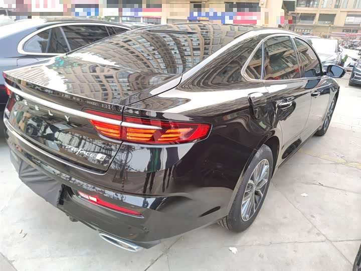 Фото 7 - Geely Preface