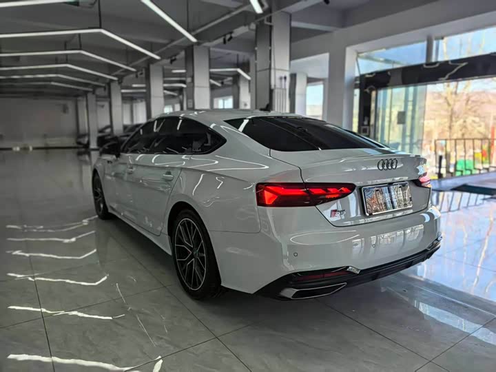Фото 5 - Audi A5