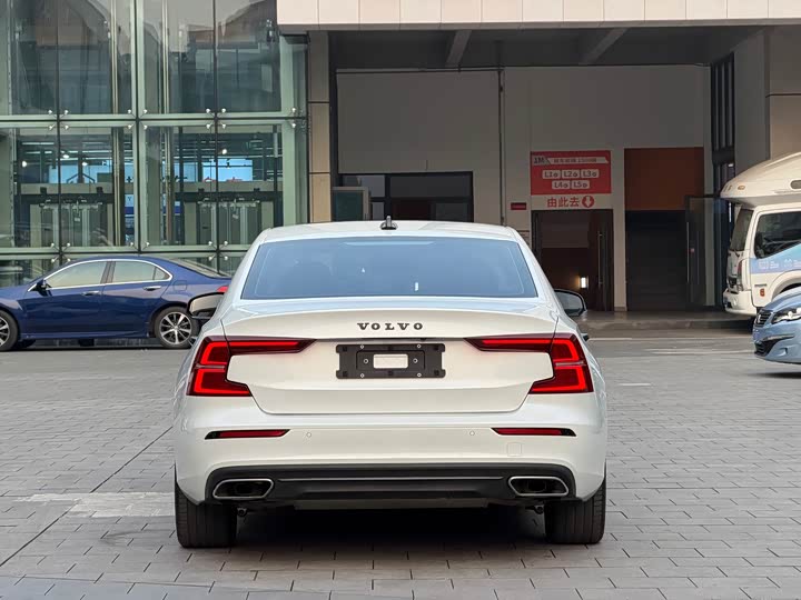 Фото 5 - Volvo S60