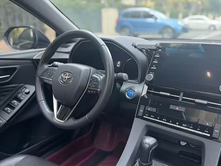 Фото 5 - Toyota Avalon