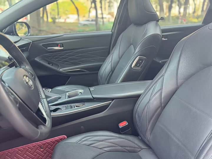 Фото 8 - Toyota Avalon