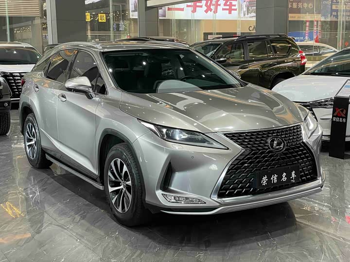 Фото 3 - Lexus RX