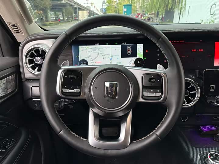 Фото 6 - Tank 300