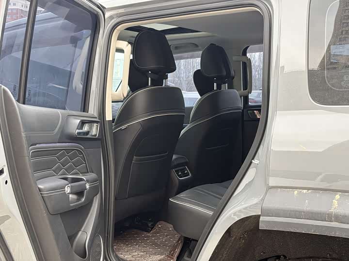 Фото 8 - Tank 300