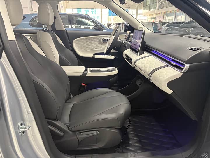 Фото 9 - Dongfeng Nammi 01