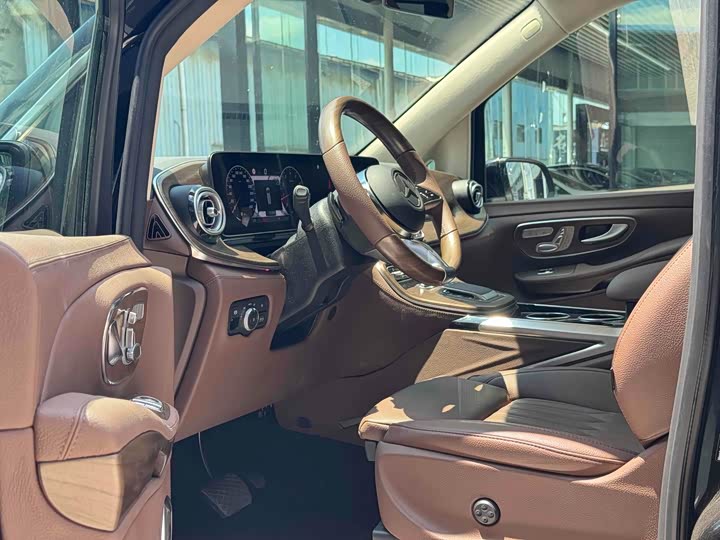 Фото 4 - Mercedes-Benz V-Class