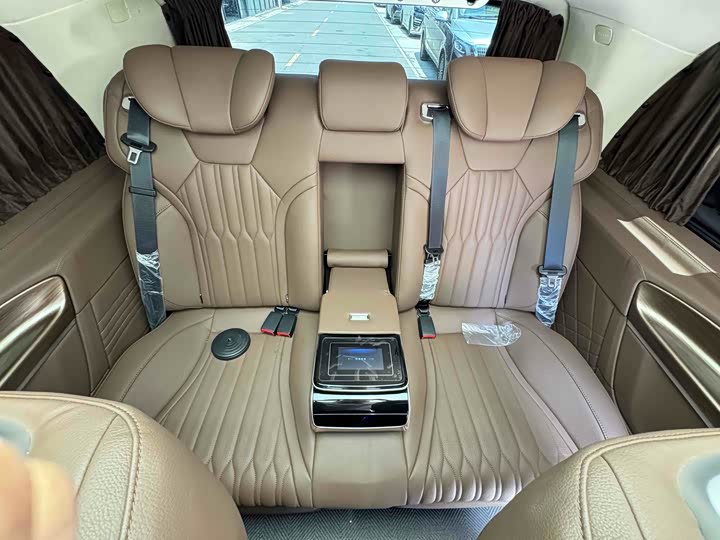 Фото 7 - Mercedes-Benz V-Class