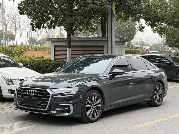 Фото 1 - Audi A6L