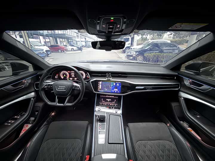 Фото 5 - Audi A6L