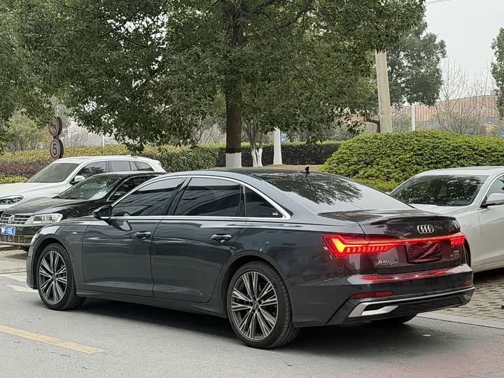 Фото 9 - Audi A6L