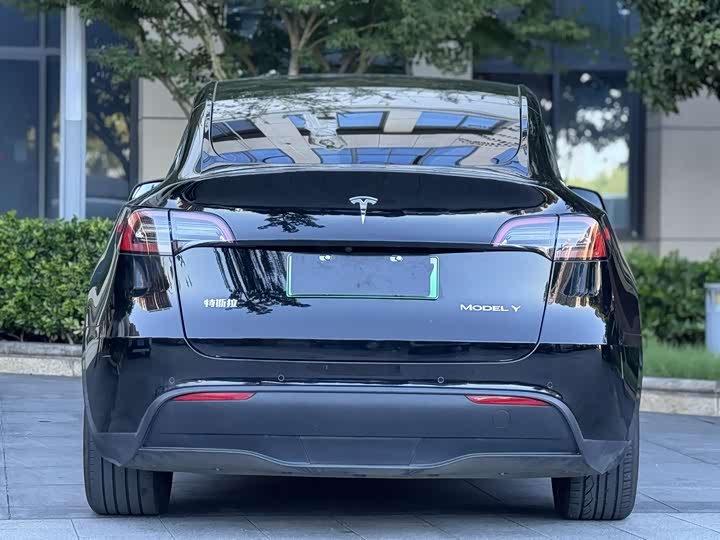 Фото 9 - Tesla Model Y