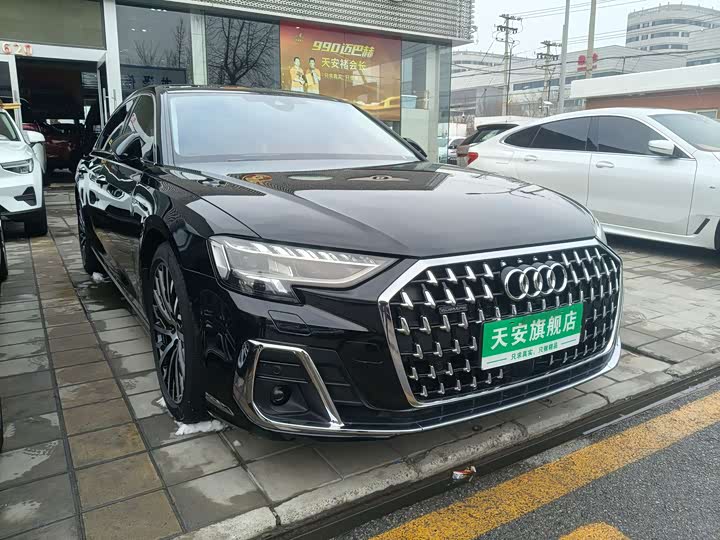 Фото 3 - Audi A8