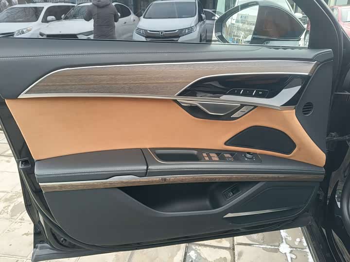 Фото 6 - Audi A8