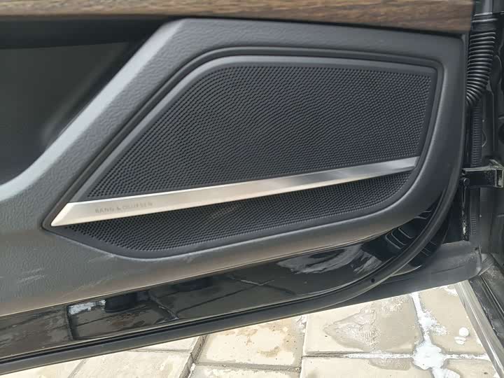 Фото 8 - Audi A8