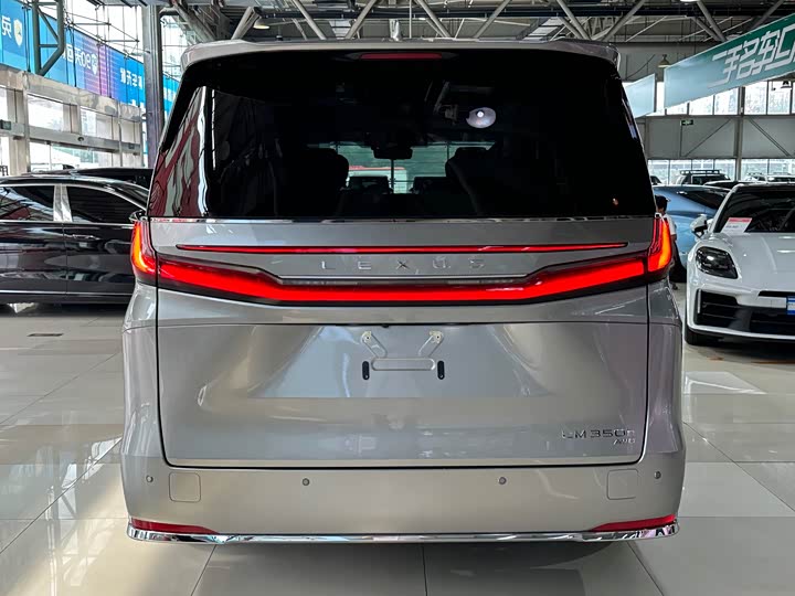 Фото 5 - Lexus LM