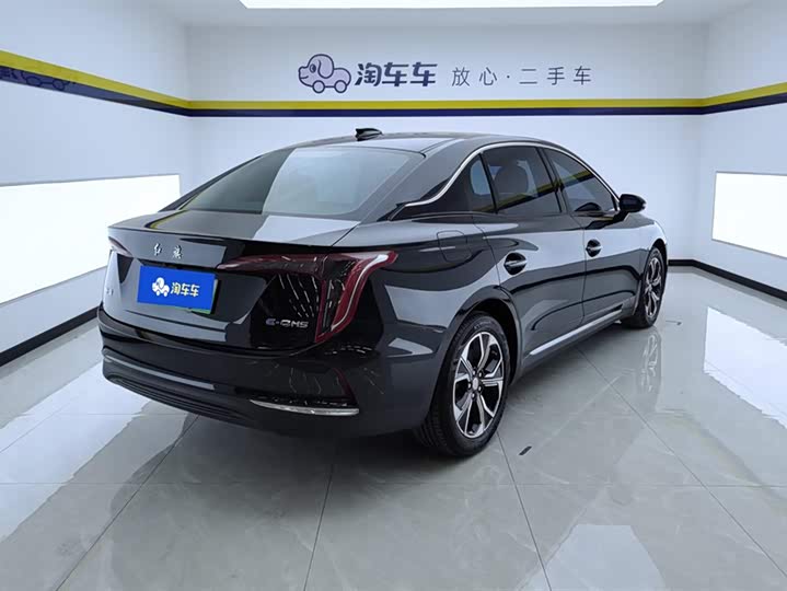 Фото 3 - Hongqi E-QM5