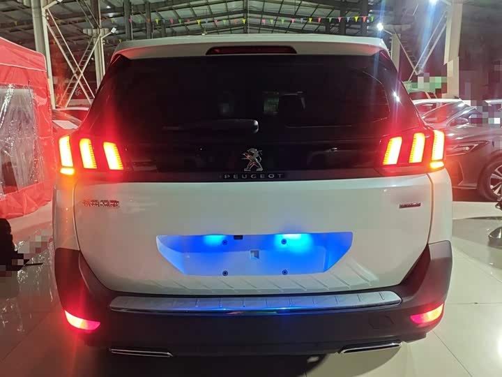 Фото 6 - Peugeot 5008