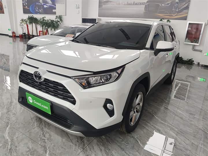 Фото 2 - Toyota RAV4