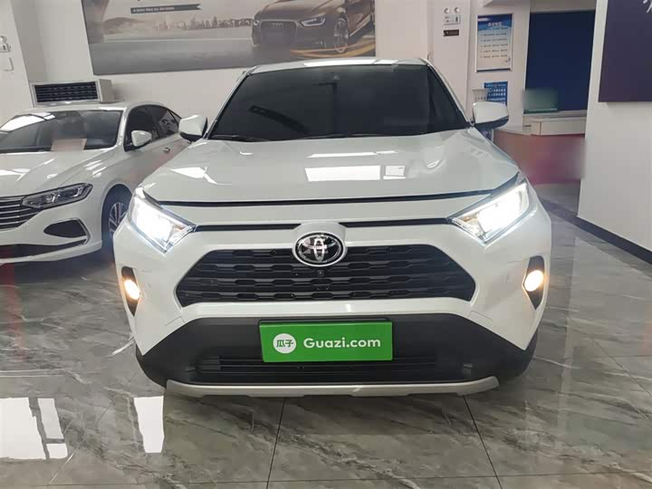 Фото 3 - Toyota RAV4