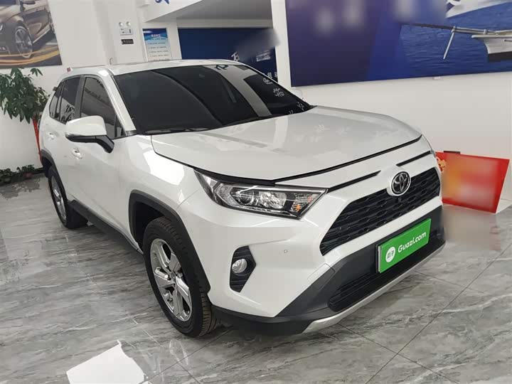 Фото 4 - Toyota RAV4