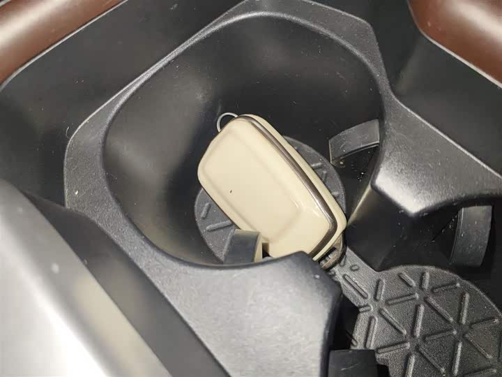 Фото 9 - Toyota RAV4