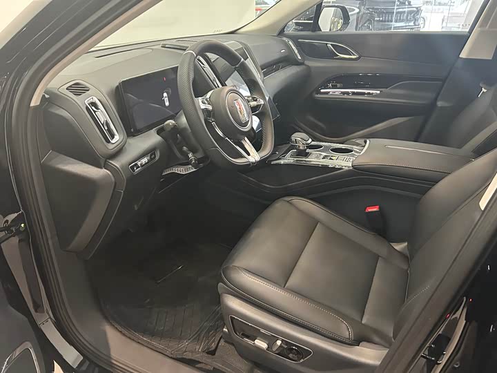 Фото 3 - Hongqi HS3 Hybrid