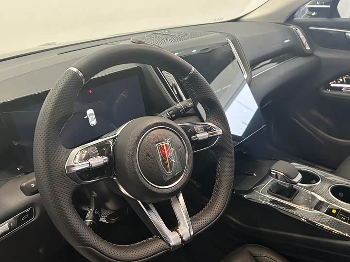 Фото 4 - Hongqi HS3 Hybrid