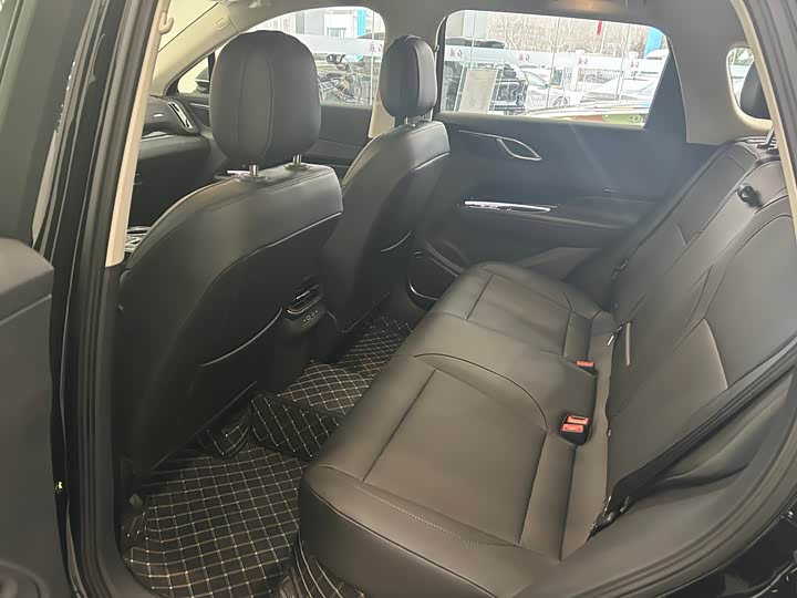 Фото 8 - Hongqi HS3 Hybrid