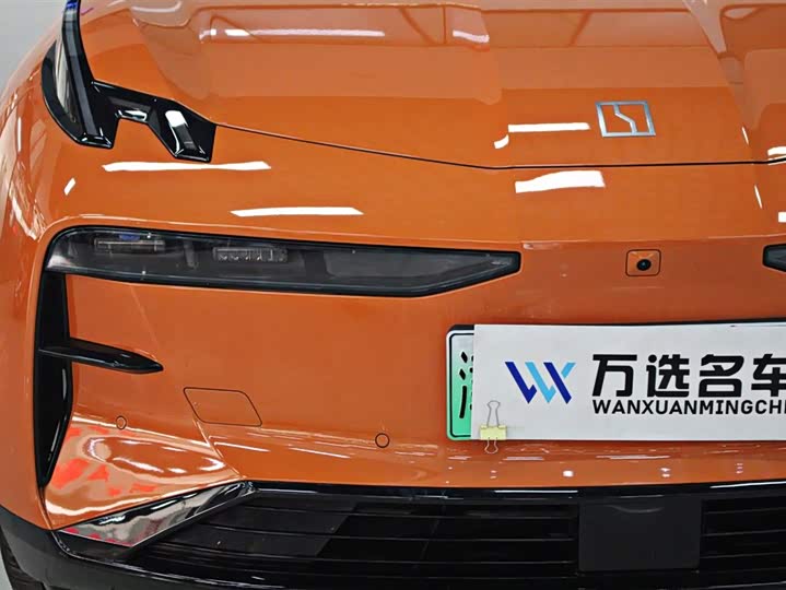 Фото 2 - Zeekr X