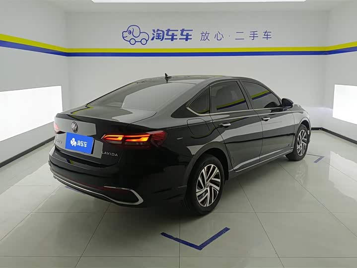 Фото 3 - Volkswagen Lavida