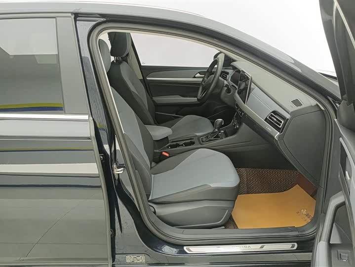 Фото 8 - Volkswagen Lavida