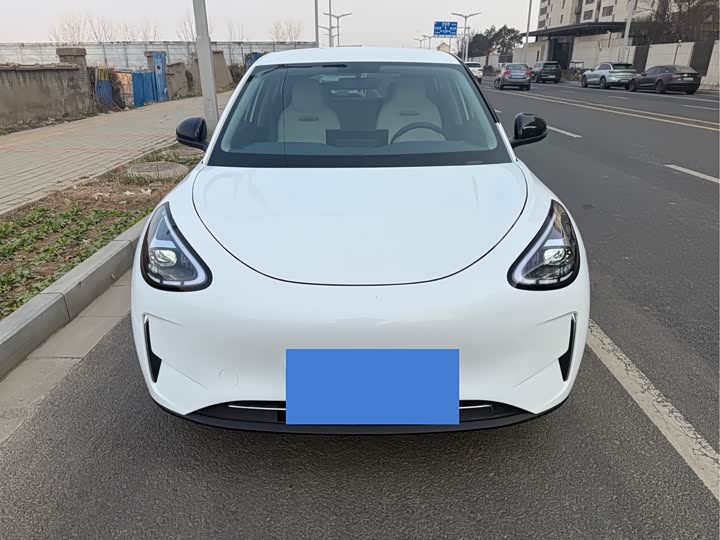 Фото 1 - Geely Galaxy Geome