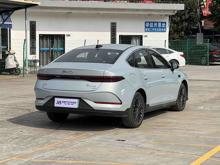 Фото 6 - BYD Qin Plus