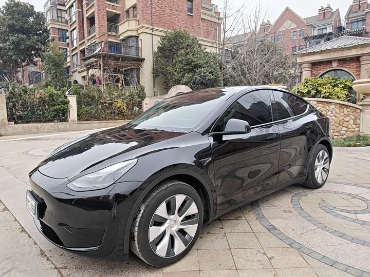 Фото 1 - Tesla Model Y