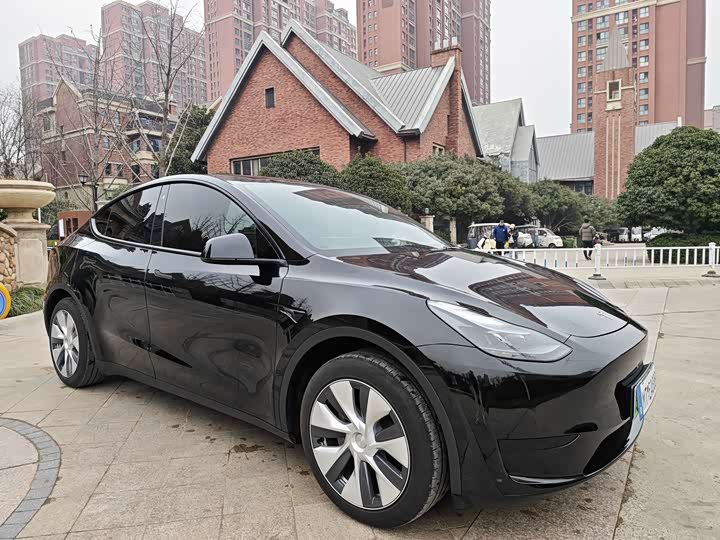 Фото 3 - Tesla Model Y