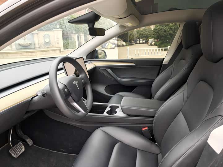 Фото 4 - Tesla Model Y