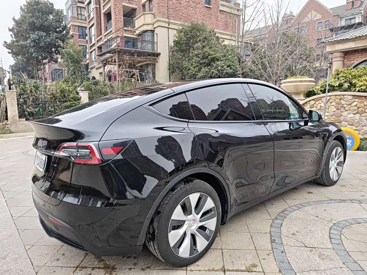 Фото 9 - Tesla Model Y