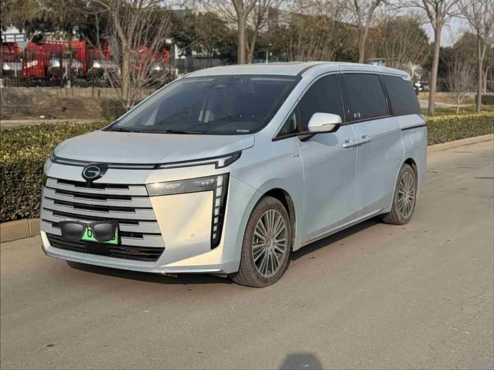 Фото 1 - GAC Trumpchi E8