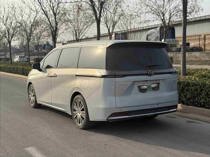 Фото 3 - GAC Trumpchi E8