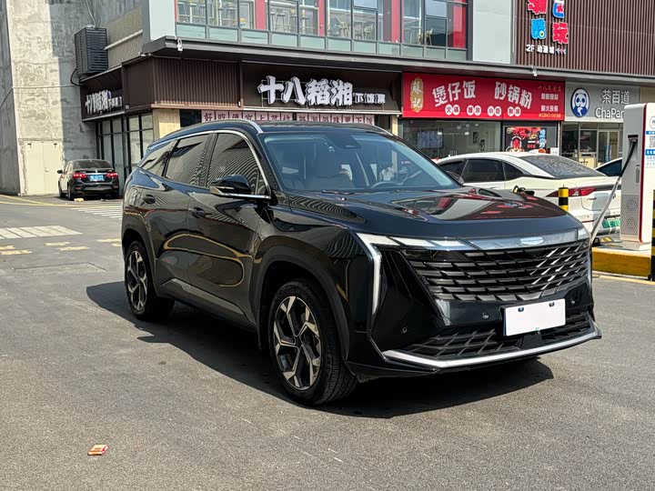 Фото 3 - Geely Atlas L