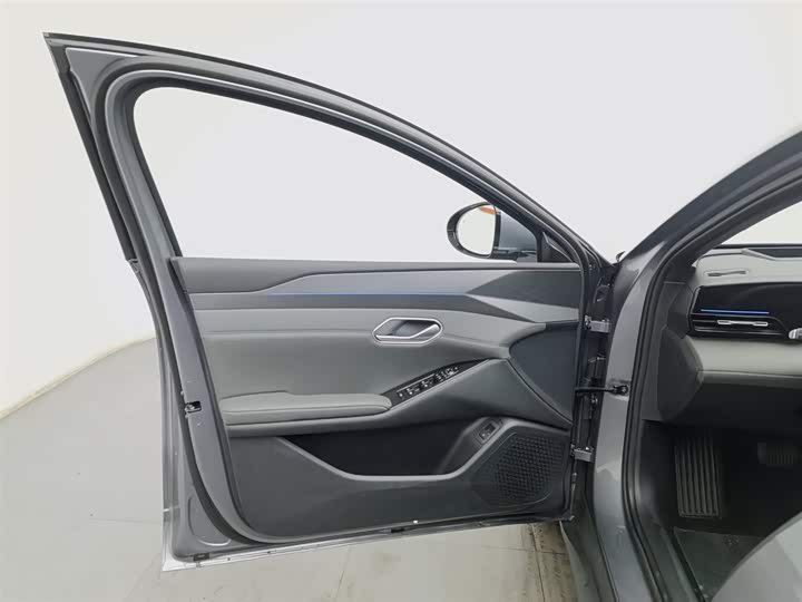 Фото 8 - BYD Qin L