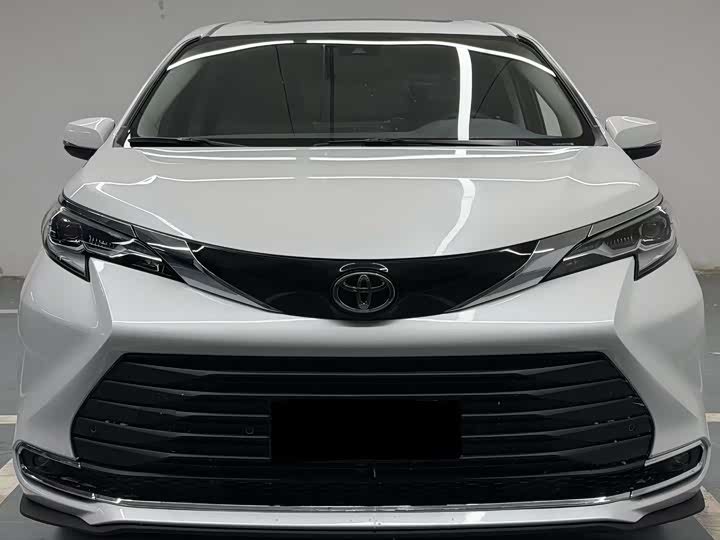 Фото 2 - Toyota Sienna