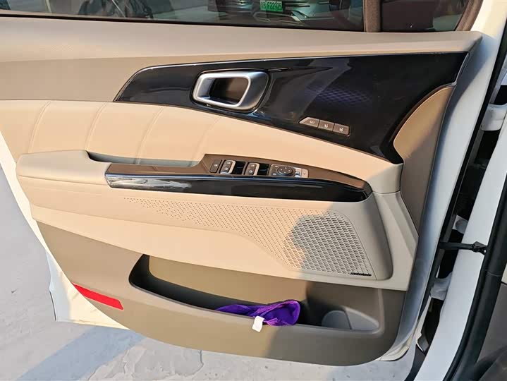 Фото 7 - Kia Carnival