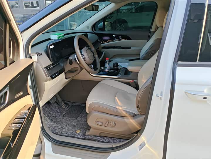 Фото 9 - Kia Carnival