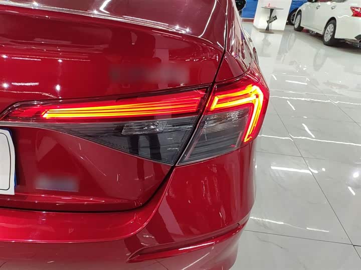 Фото 8 - Honda Civic